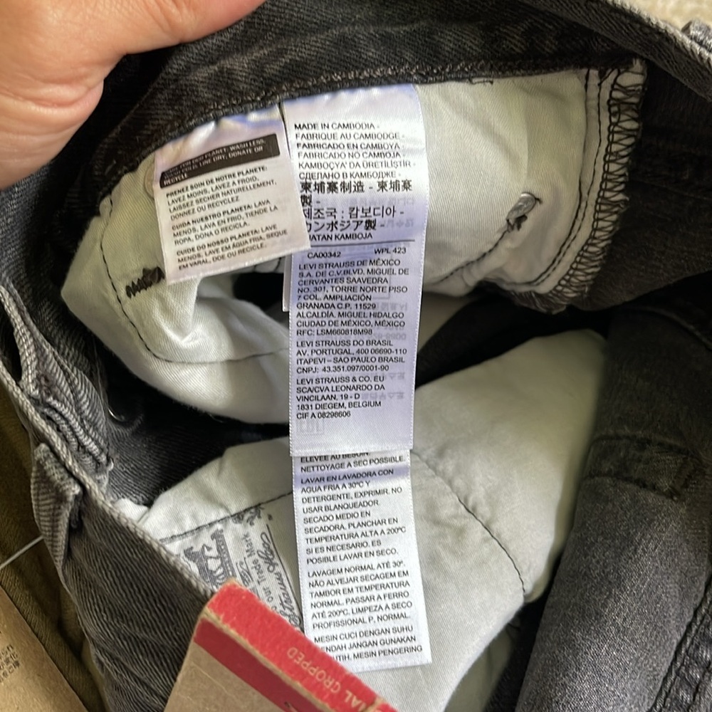 Levis 501 Jeans - Picture 6 of 7